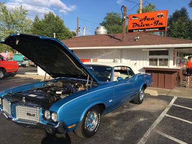 Get Authentic Route 66 Eats At Joliet’s Ace Drive-In